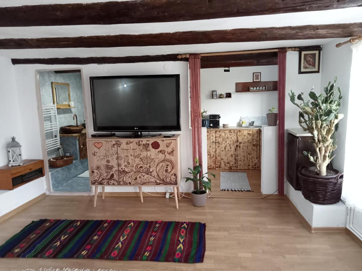 Casuta Din Deal Vaideeni Экстерьер фото